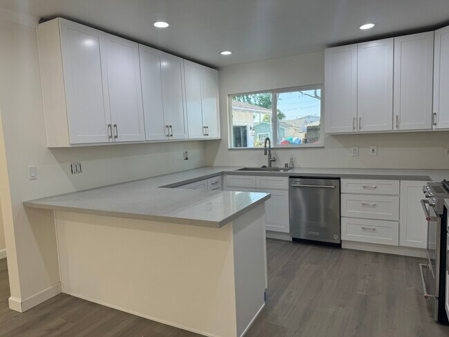 Building Photo - 3536 West Ave