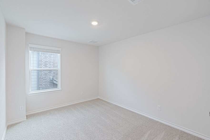 Building Photo - 172 Breccia Trl