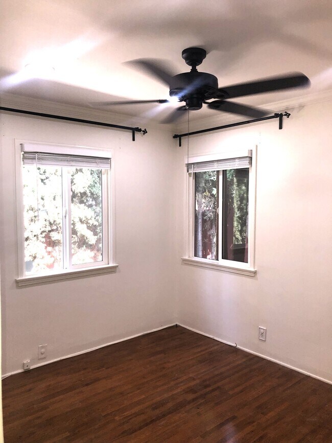 Building Photo - 6441 W 86th Pl