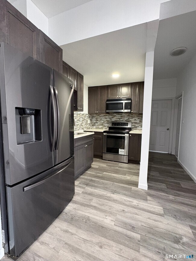 Building Photo - 513 Emmett St