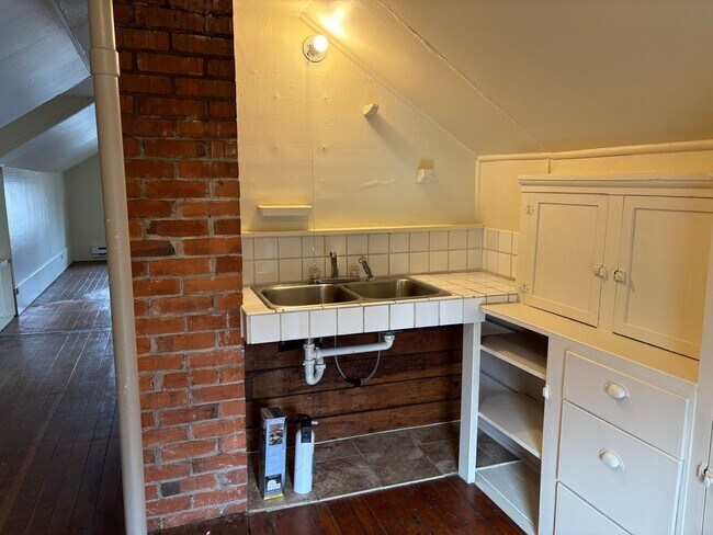 Building Photo - turner03