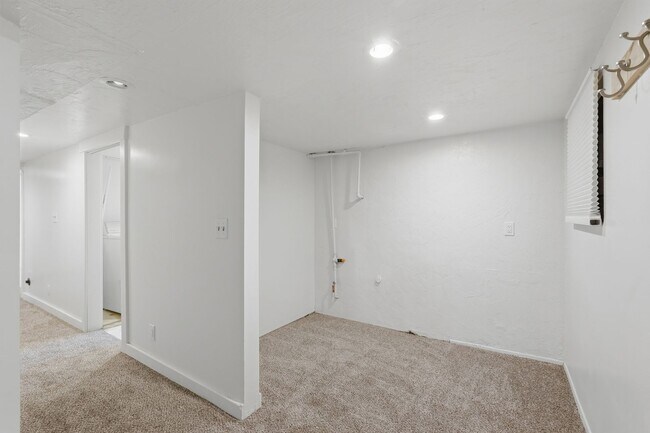 Building Photo - 3225 S 500 E