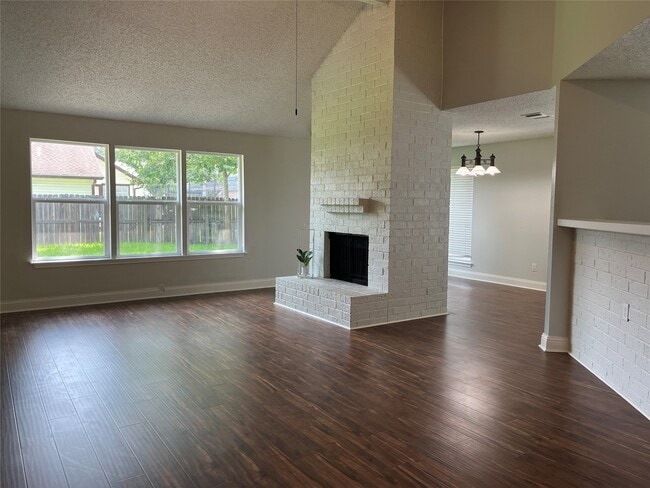 Building Photo - 2703 Hot Springs Dr