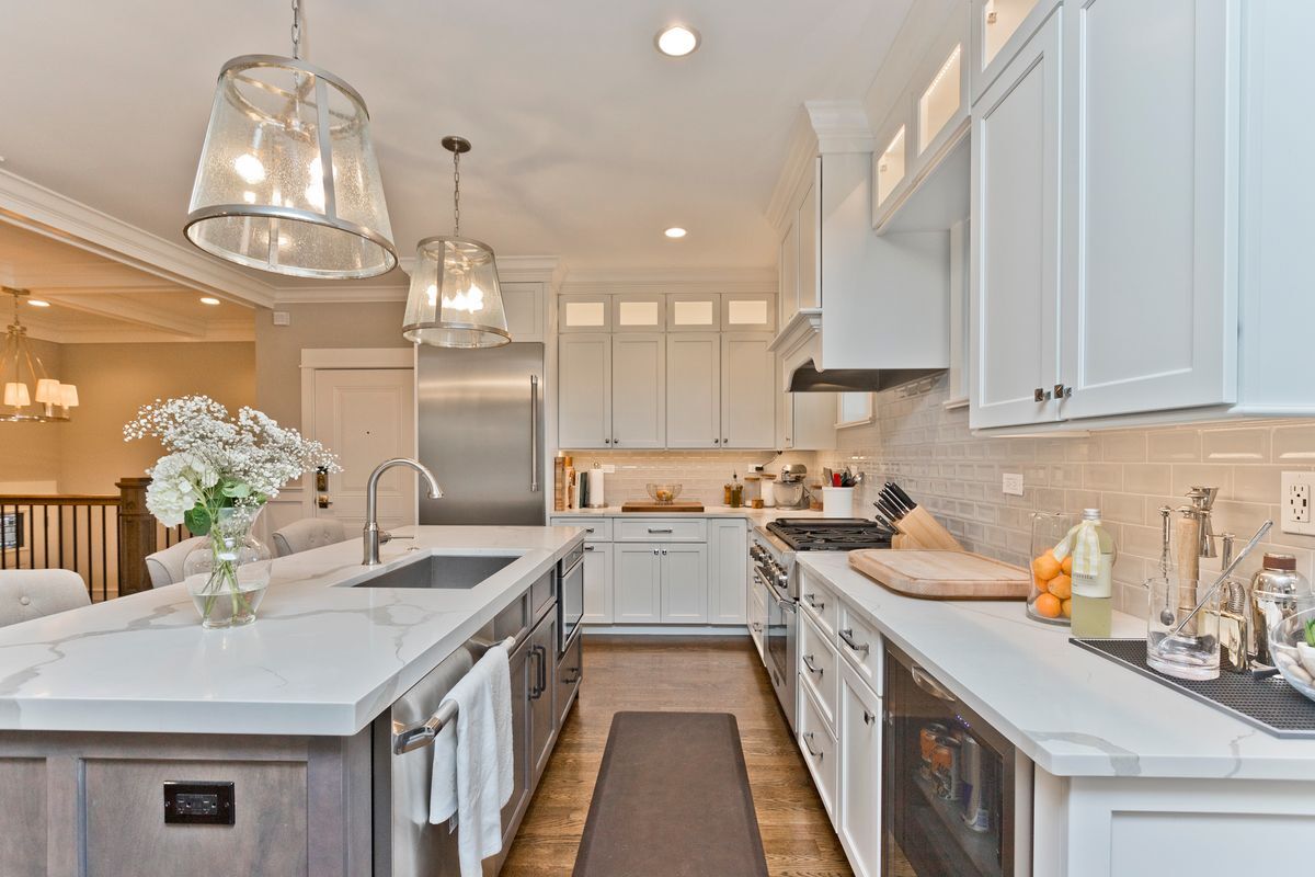 Building Photo - 4752 N Hamilton Ave