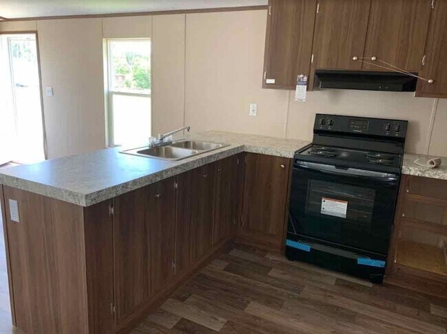 Building Photo - Charming 3BR House in Delco