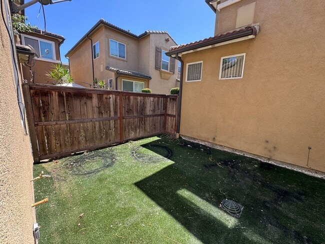 Building Photo - Welcome To Your New Home In Inglewood (Gat...