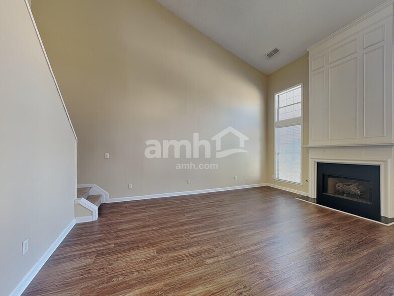 Building Photo - 2208 Sprucewood Dr NW