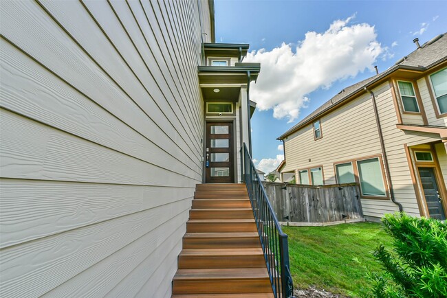 Building Photo - 16207 Rattlesnake Run Trail