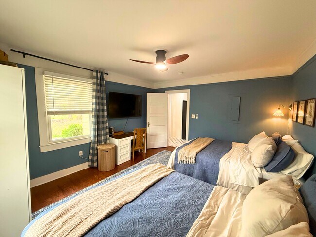 Building Photo - 11 Brooks Ave