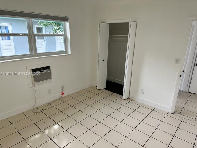 Building Photo - 6025 Polk St