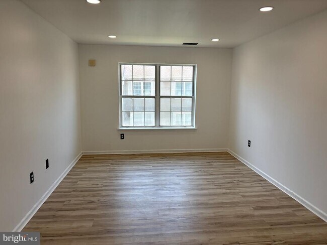 Building Photo - 72304 Delaire Landing Rd