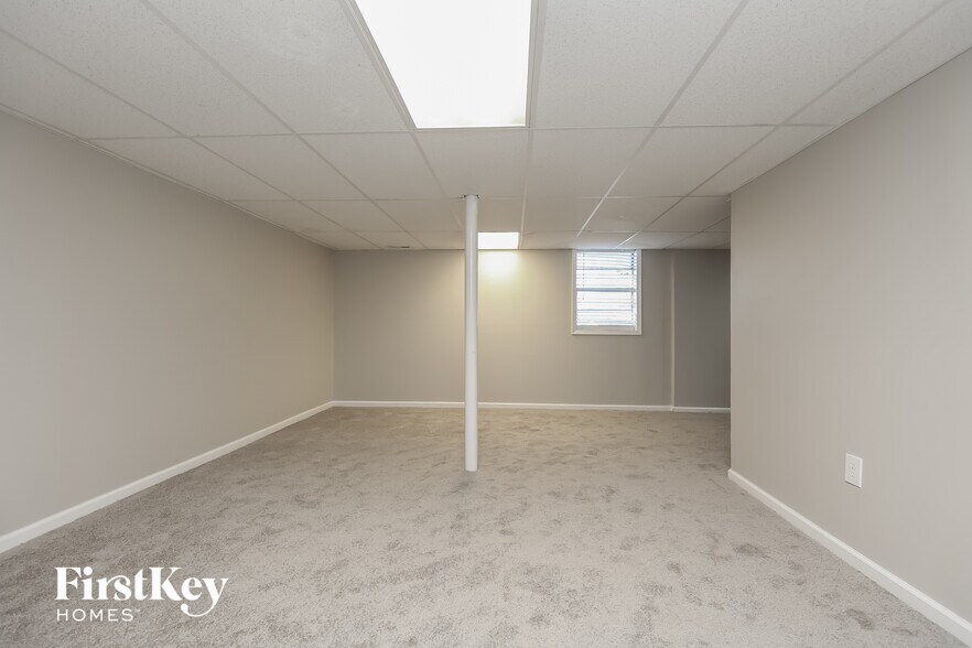 Building Photo - 418 Helton Dr