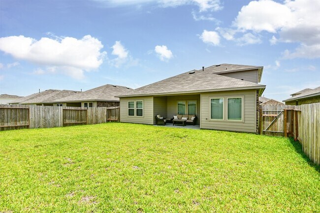Building Photo - 21223 Riverdew Dr