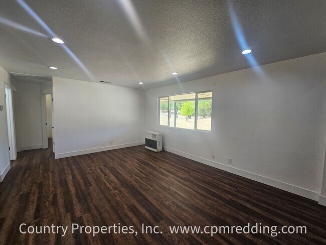 Building Photo - Remodeled Spacious House with Shop on 5 Ac...