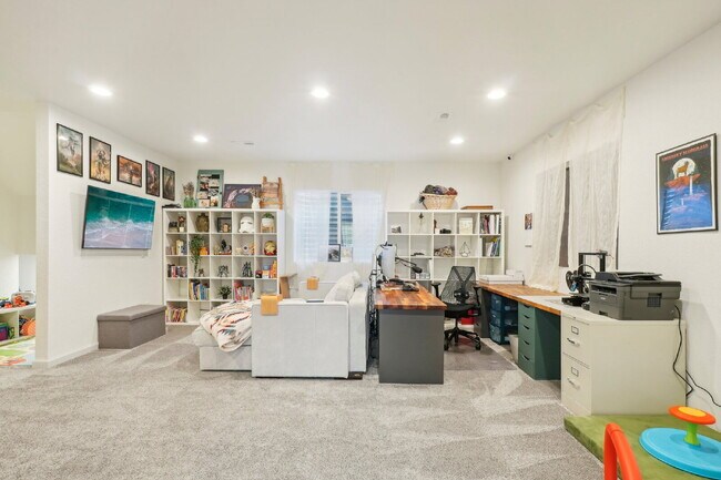 Building Photo - "Spacious 4-Bedroom Retreat with 2.5 Baths in Reunion!"