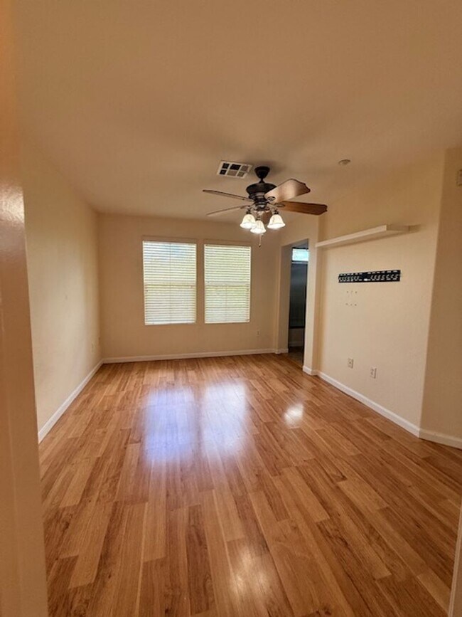 Building Photo - Eastlake Vistas condo available now