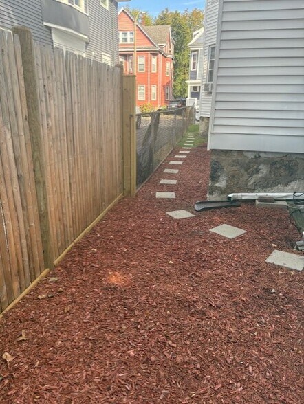 Primary Photo - 30 Saxton St