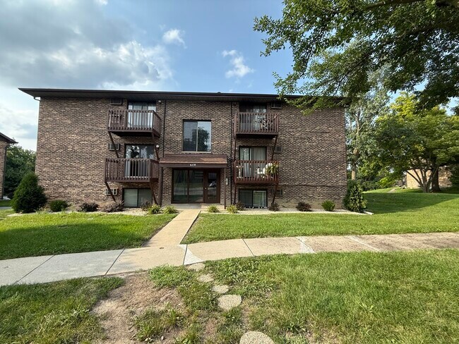 Primary Photo - 8238 Woodland Dr