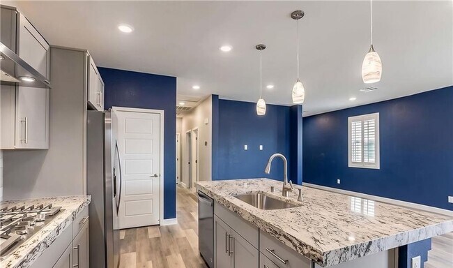 Building Photo - Beautiful Single-Story Home with Pool & Private Backyard Oasis