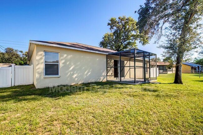 Building Photo - 10368 Lansfield St