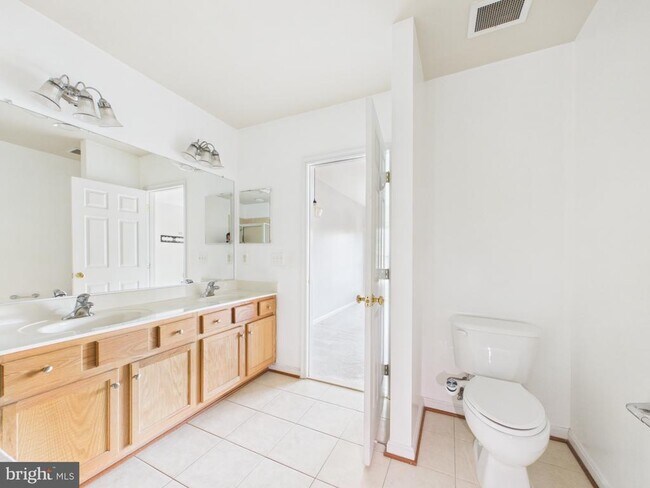 Building Photo - 4587 Whittemore Pl