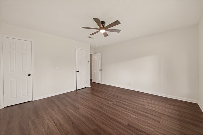 Building Photo - 5830 Southlea St