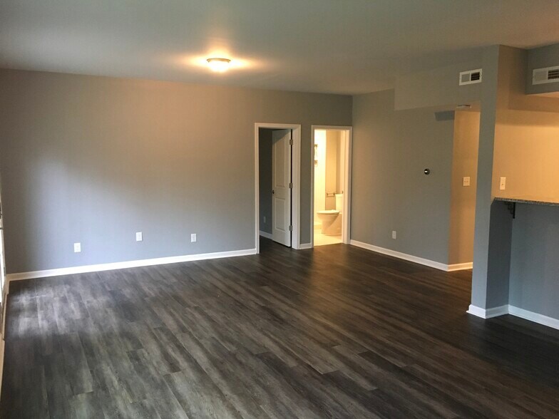 Building Photo - 2908 Historic Cir