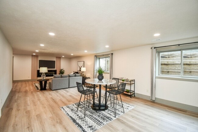 Building Photo - 5109 Manchester Ct