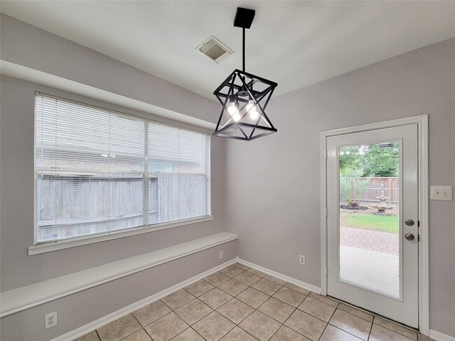 Building Photo - 9410 Barretts Glen Ct