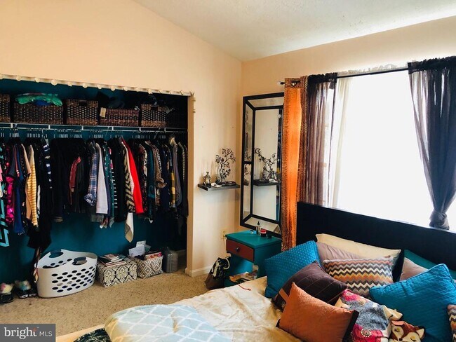 Building Photo - 11052 Sentry Ridge Rd