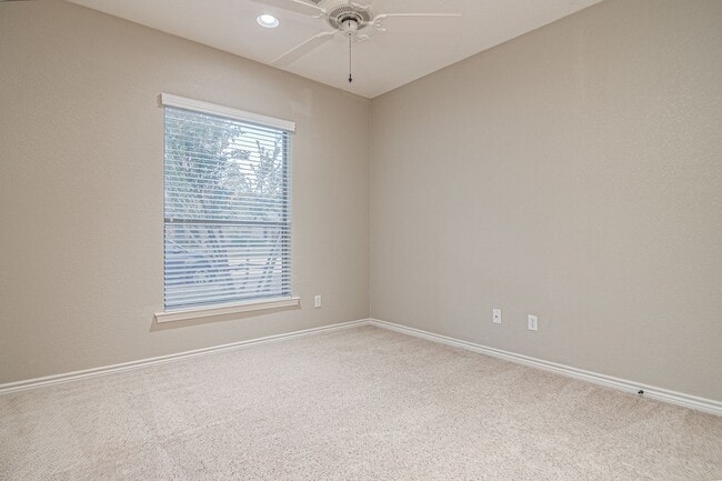 Building Photo - 5513 Rio Grande Ave