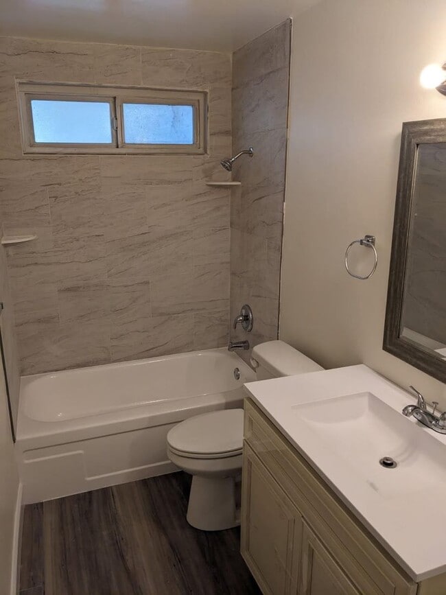 Building Photo - 2900 Lemon St