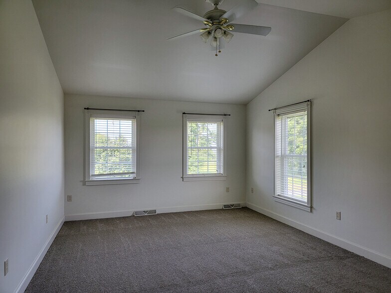 Building Photo - 108 N Churchtown Rd