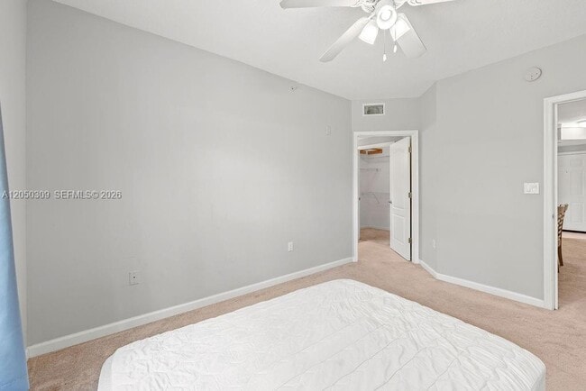 Building Photo - 5060 Fairways Cir