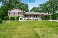 Building Photo - 5 Bedroom Pet-Friendly Home in Center Poin...