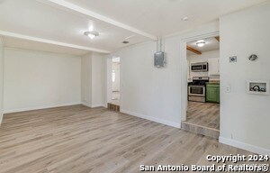 Building Photo - 2626 W Mistletoe Ave