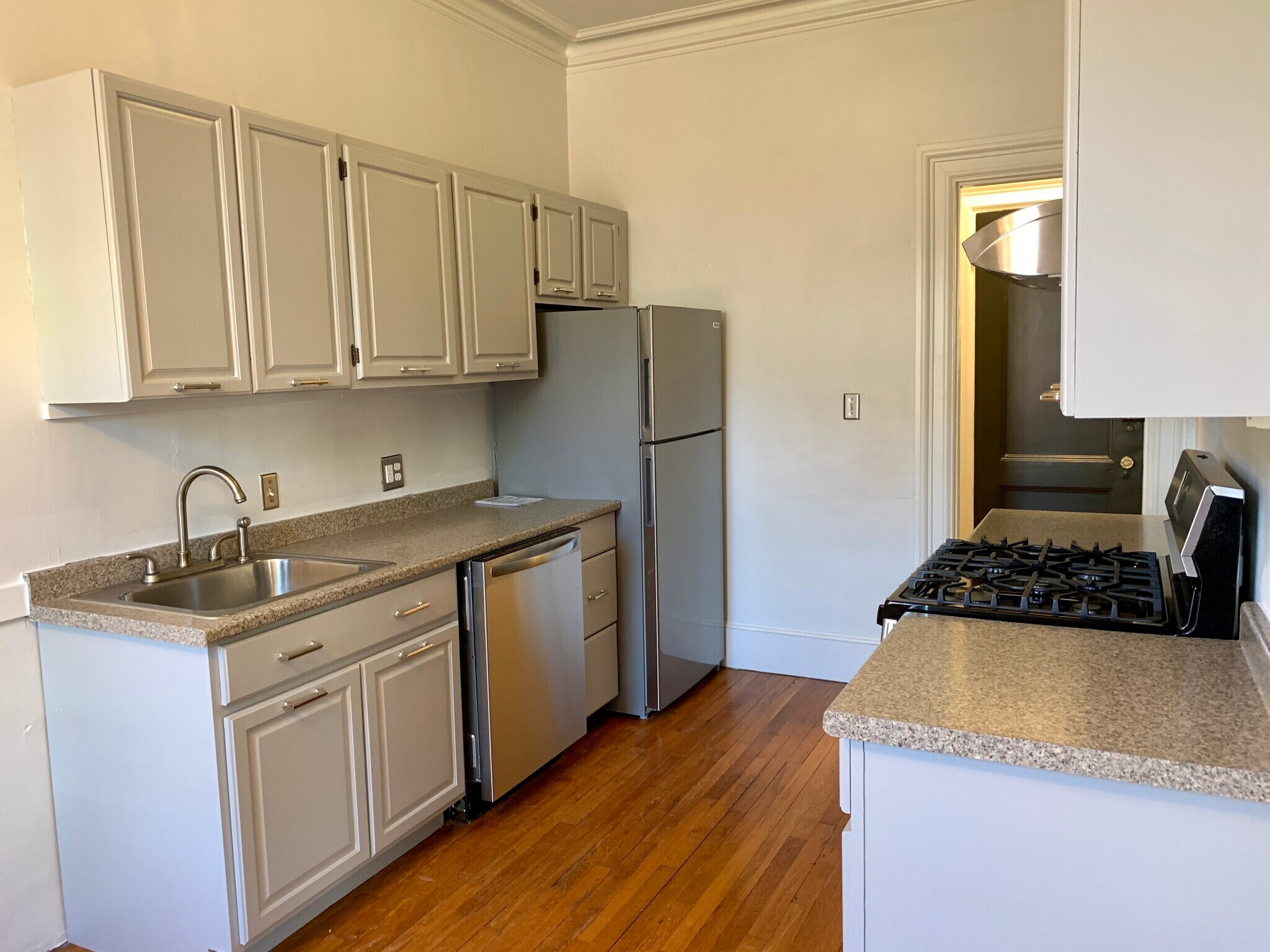 Building Photo - 140 Marlborough St