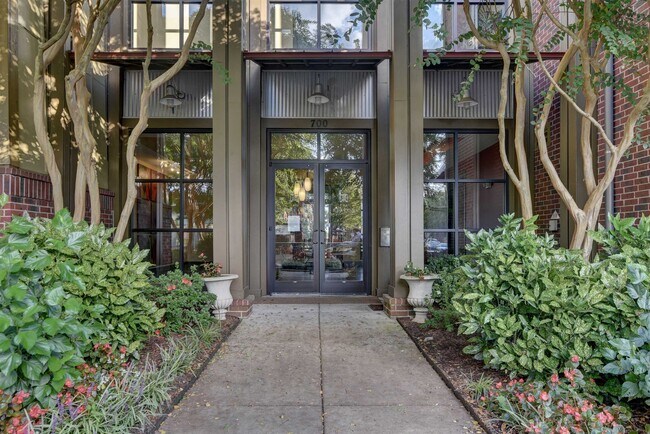 Building Photo - 700 Harbor Bend Rd