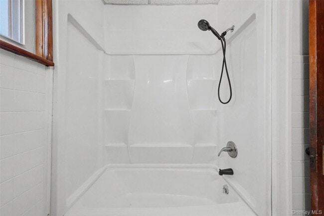 Building Photo - 44 Cedar Ave