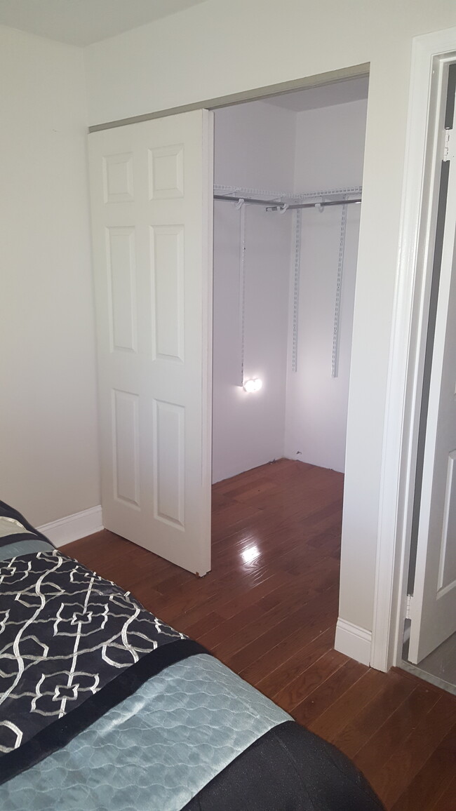 Building Photo - 7 Augusta Dr