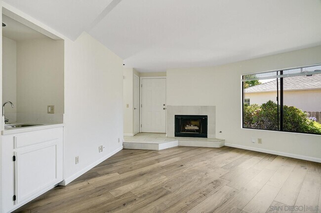 Building Photo - 1240 Thomas Ave