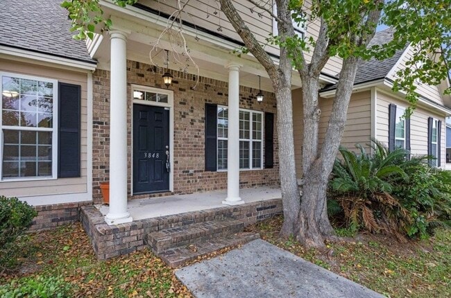 Building Photo - 3848 Thoreau Dr