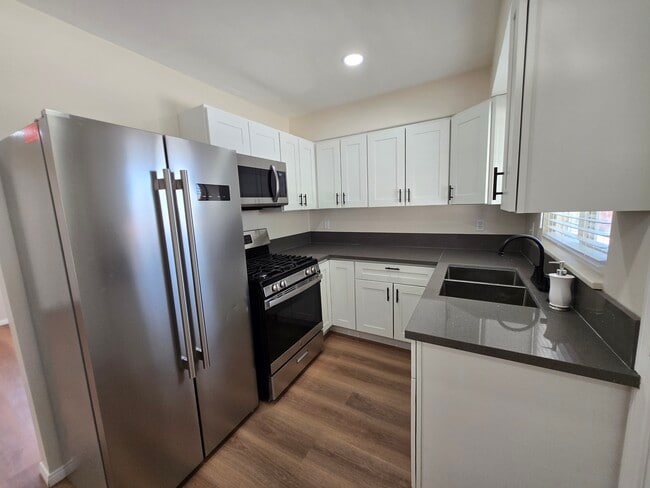 Building Photo - 16340 Villa Dr