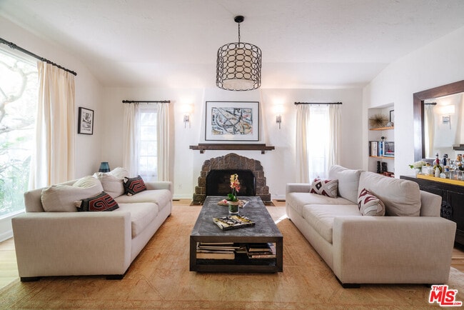 Building Photo - 1311 Maple St