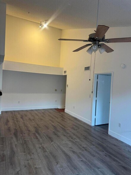 Building Photo - 7832 Sonoma Springs Cir