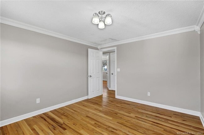 Building Photo - 51 Janet Dr