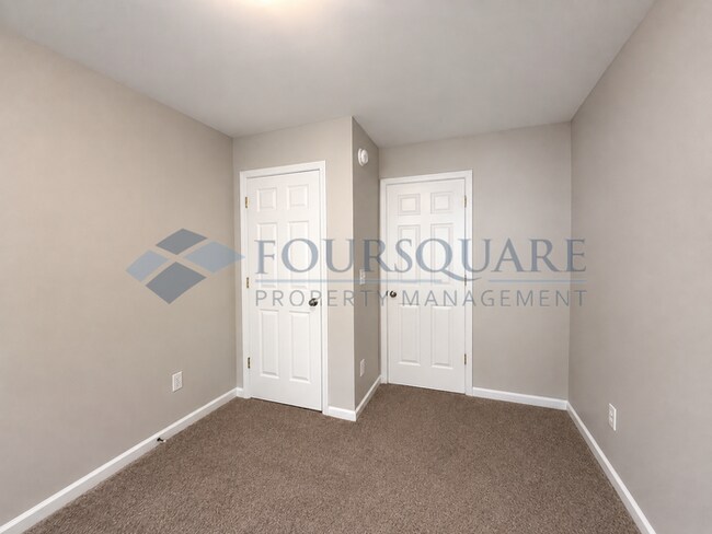 Building Photo - Lovely 3-Bedroom Townhome with Fireplace, Back Patio  & Community Amenities Included! Convenient ...