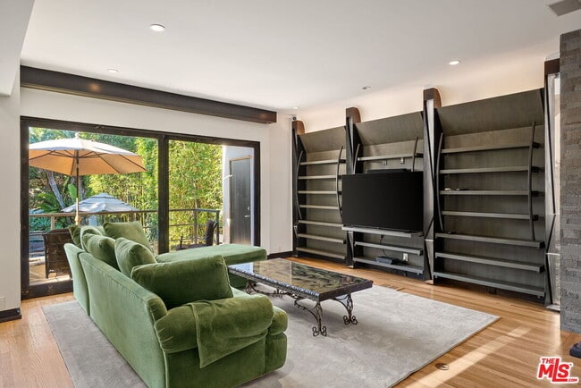 Building Photo - 215 S Anita Ave