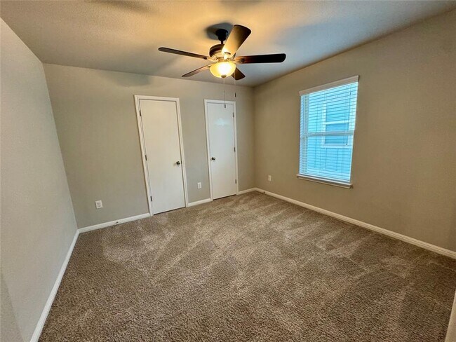 Building Photo - 219 Wapiti Rd