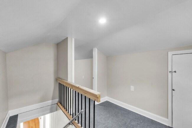 Building Photo - Beautifully Maintained 3BR/1BA Residence Near Downtown Spartanburg